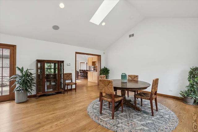 50 W Blodgett Avenue, Lake Bluff, IL 60044