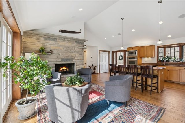 50 W Blodgett Avenue, Lake Bluff, IL 60044