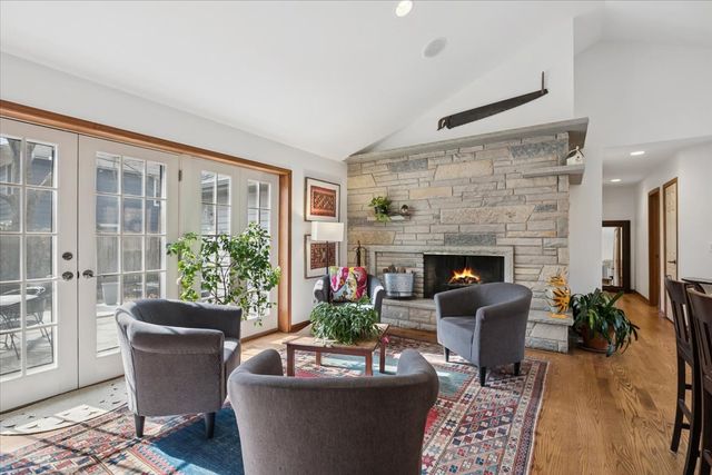 50 W Blodgett Avenue, Lake Bluff, IL 60044