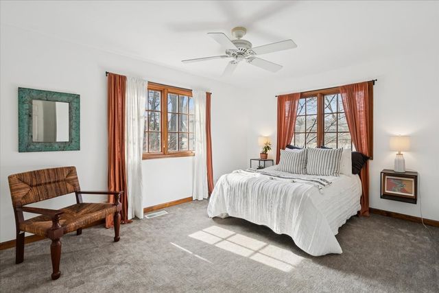 50 W Blodgett Avenue, Lake Bluff, IL 60044