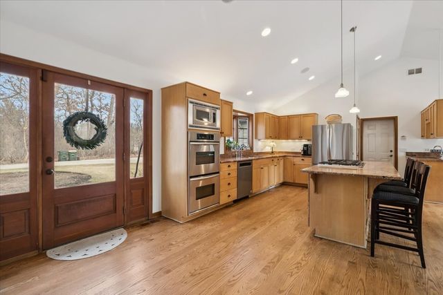 50 W Blodgett Avenue, Lake Bluff, IL 60044