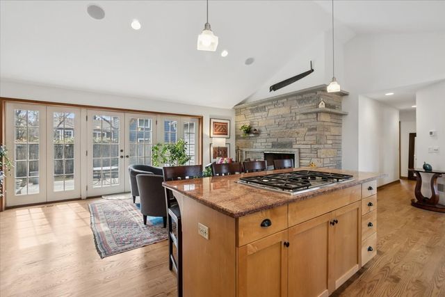 50 W Blodgett Avenue, Lake Bluff, IL 60044