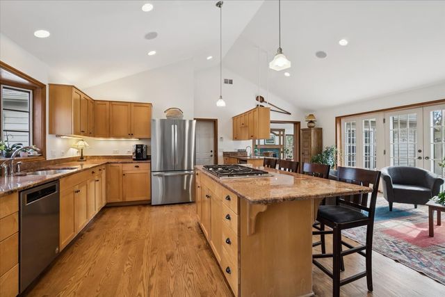 50 W Blodgett Avenue, Lake Bluff, IL 60044