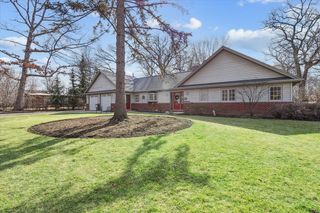 50 W Blodgett Avenue, Lake Bluff, IL 60044