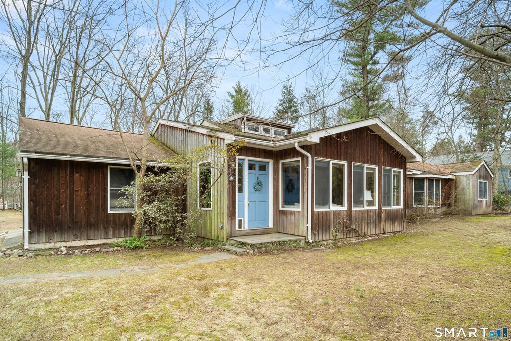 20 Woods Grove Road, Westport, CT 06880
