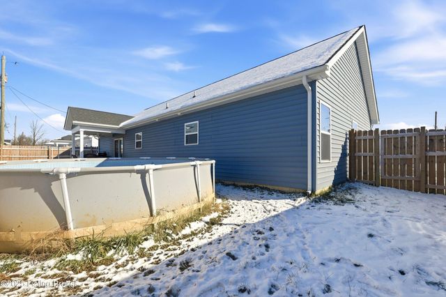 126 Clark Rd, Charlestown, IN 47111