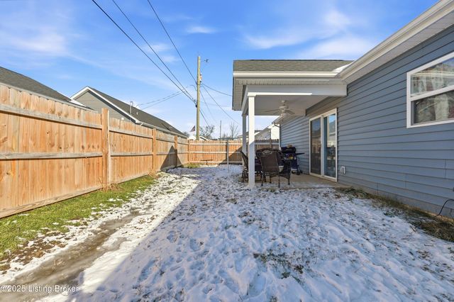 126 Clark Rd, Charlestown, IN 47111