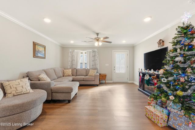 126 Clark Rd, Charlestown, IN 47111