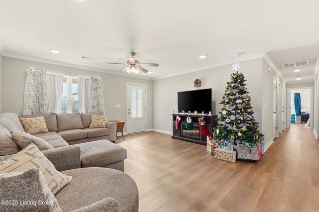 126 Clark Rd, Charlestown, IN 47111