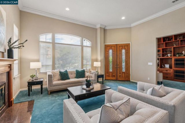 5374 Fernbank Dr, Concord, CA 94521