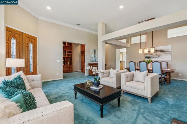 5374 Fernbank Dr, Concord, CA 94521