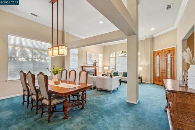 5374 Fernbank Dr, Concord, CA 94521