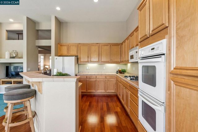 5374 Fernbank Dr, Concord, CA 94521