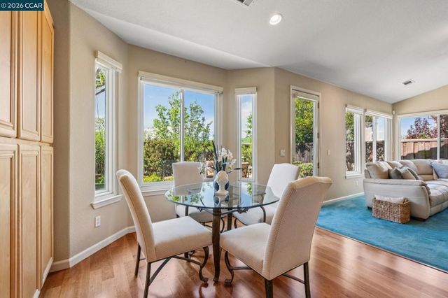 5374 Fernbank Dr, Concord, CA 94521