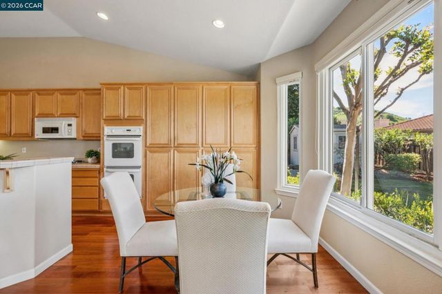 5374 Fernbank Dr, Concord, CA 94521