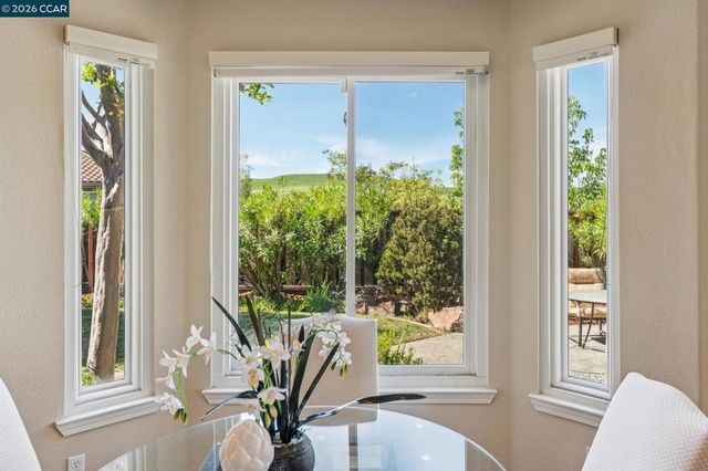 5374 Fernbank Dr, Concord, CA 94521