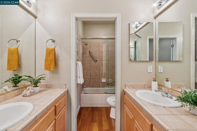 5374 Fernbank Dr, Concord, CA 94521