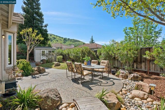 5374 Fernbank Dr, Concord, CA 94521