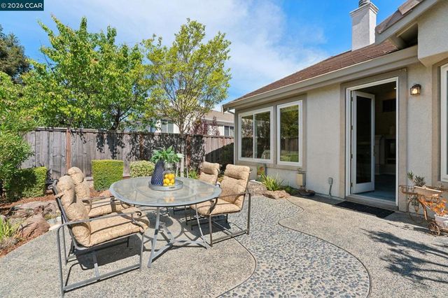 5374 Fernbank Dr, Concord, CA 94521