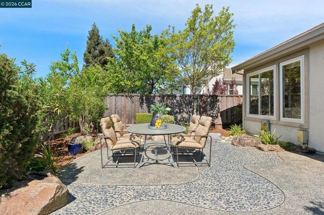 5374 Fernbank Dr, Concord, CA 94521