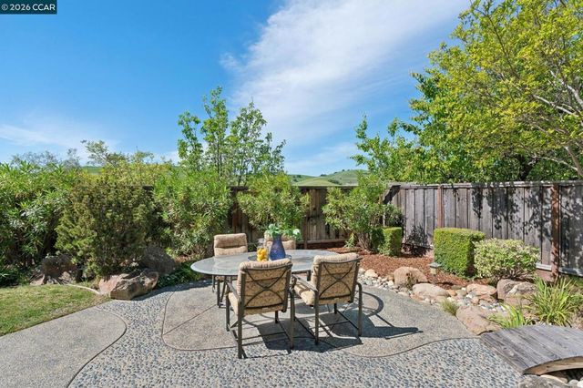 5374 Fernbank Dr, Concord, CA 94521