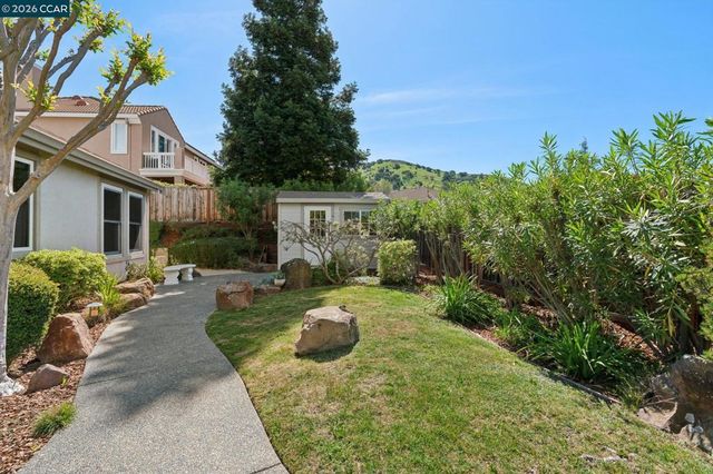 5374 Fernbank Dr, Concord, CA 94521