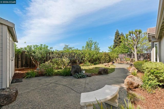 5374 Fernbank Dr, Concord, CA 94521