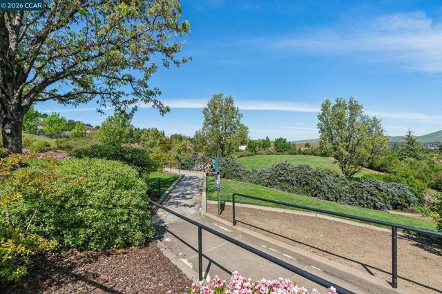 5374 Fernbank Dr, Concord, CA 94521