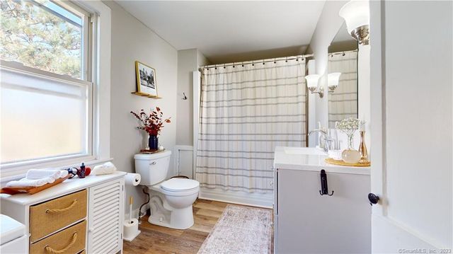 50 House Street, Glastonbury, CT 06033