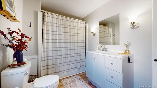 50 House Street, Glastonbury, CT 06033