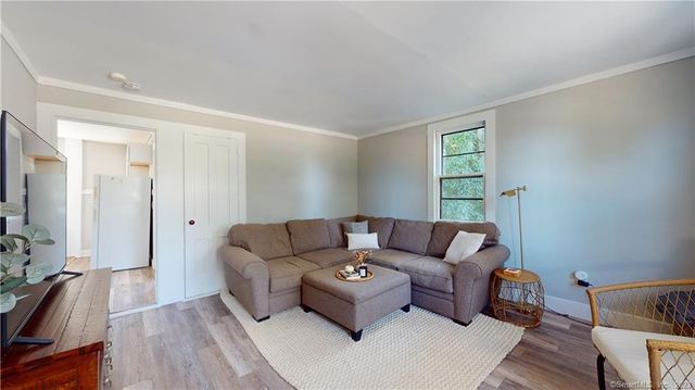 50 House Street, Glastonbury, CT 06033