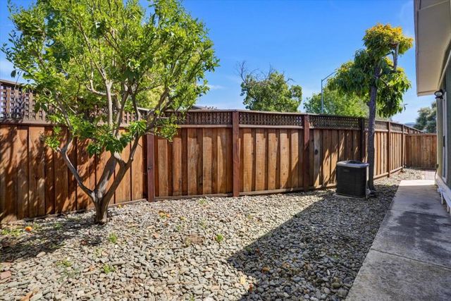 33 La Paloma, Campbell, CA 95008