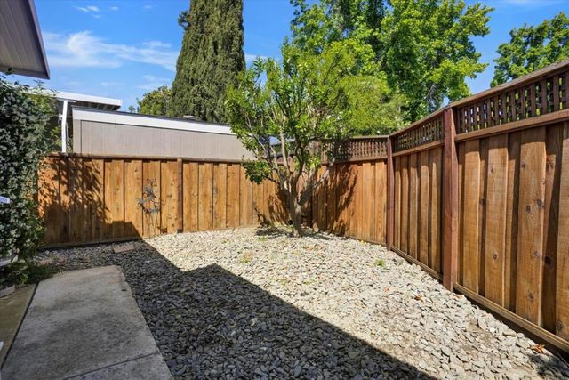 33 La Paloma, Campbell, CA 95008