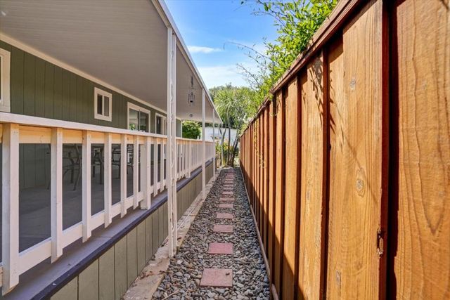 33 La Paloma, Campbell, CA 95008