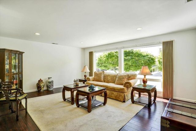 33 La Paloma, Campbell, CA 95008