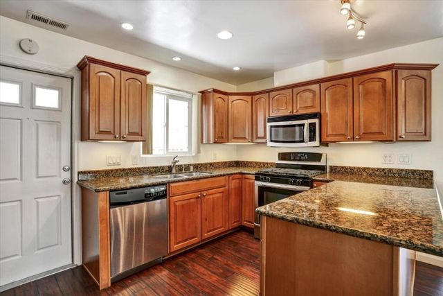 33 La Paloma, Campbell, CA 95008