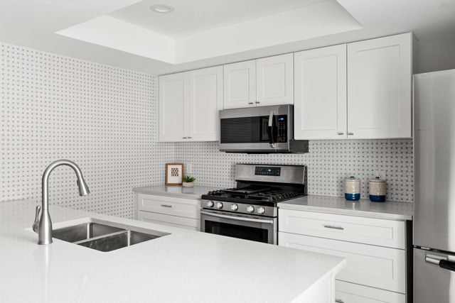 8340 Fathom CIR 101, Austin, TX 78750