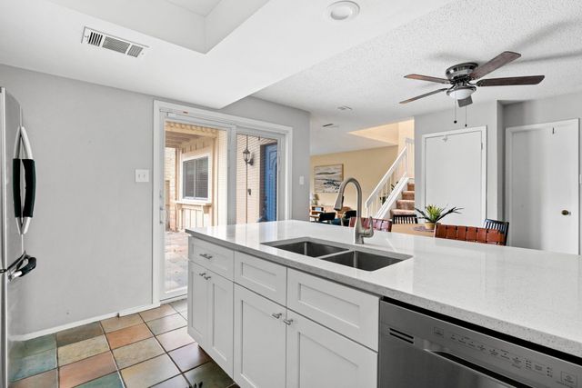8340 Fathom CIR 101, Austin, TX 78750