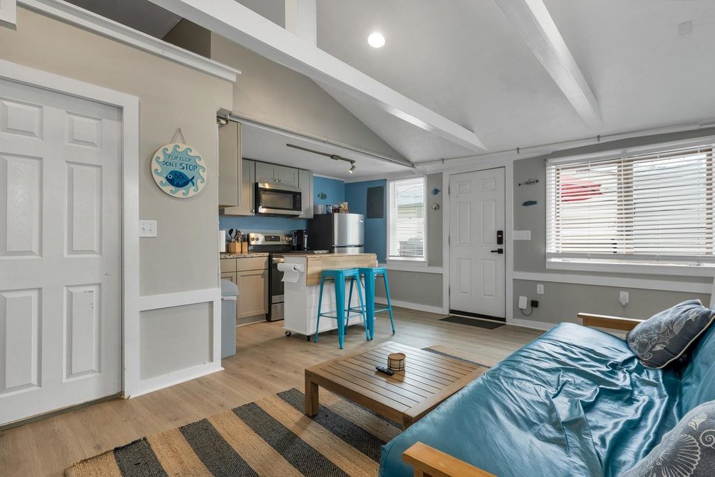 Image 15 of property listing at 9 Riverview Terrace, Hampton, NH 03842