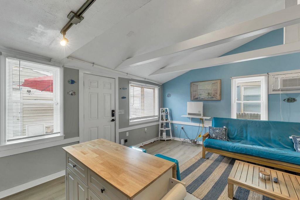Image 16 of property listing at 9 Riverview Terrace, Hampton, NH 03842