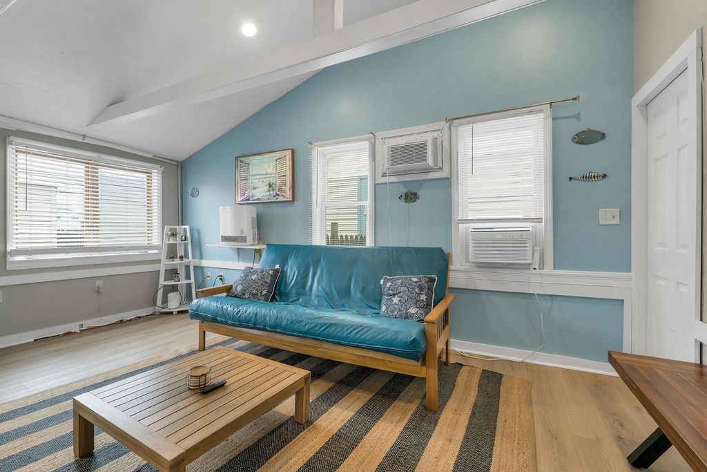 Image 18 of property listing at 9 Riverview Terrace, Hampton, NH 03842