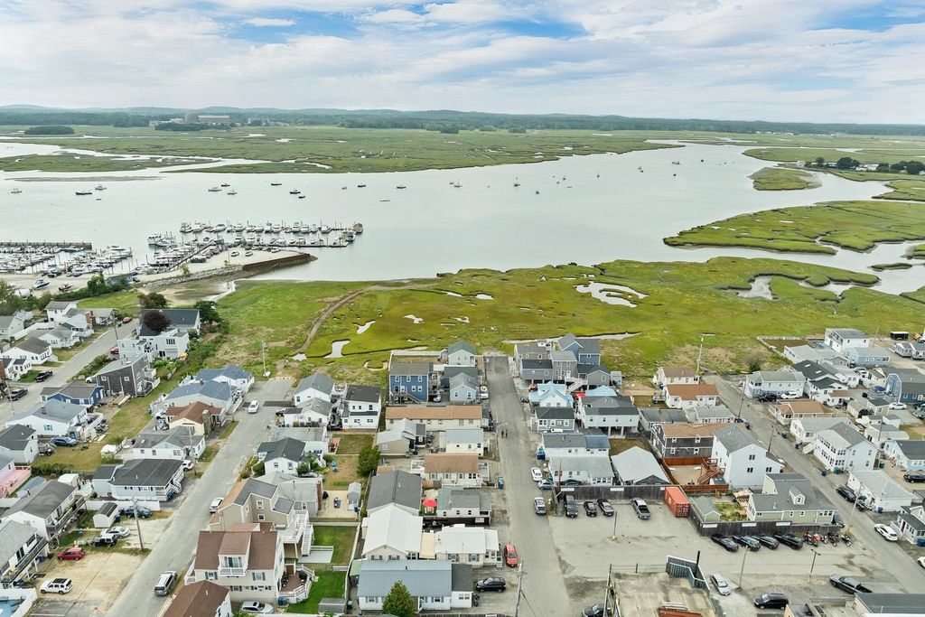 Image 30 of property listing at 9 Riverview Terrace, Hampton, NH 03842