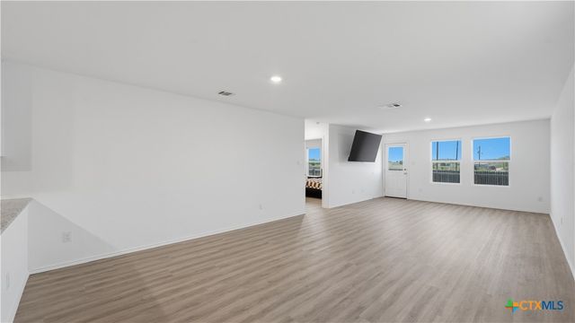 9211 Navarro Vista, Seguin, TX 78155