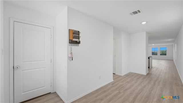 9211 Navarro Vista, Seguin, TX 78155