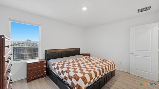 9211 Navarro Vista, Seguin, TX 78155
