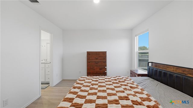 9211 Navarro Vista, Seguin, TX 78155
