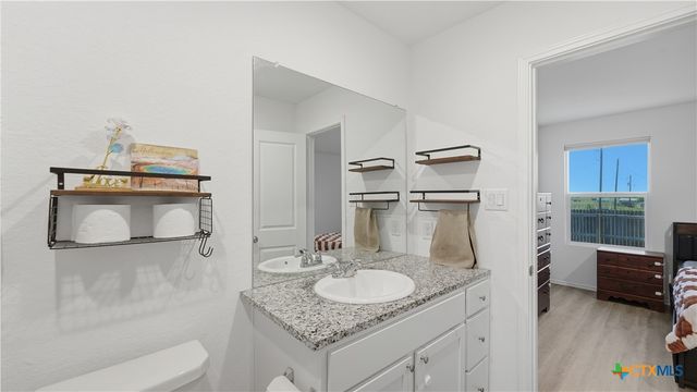 9211 Navarro Vista, Seguin, TX 78155