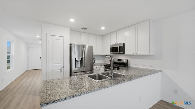 9211 Navarro Vista, Seguin, TX 78155