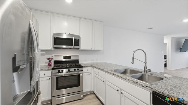 9211 Navarro Vista, Seguin, TX 78155