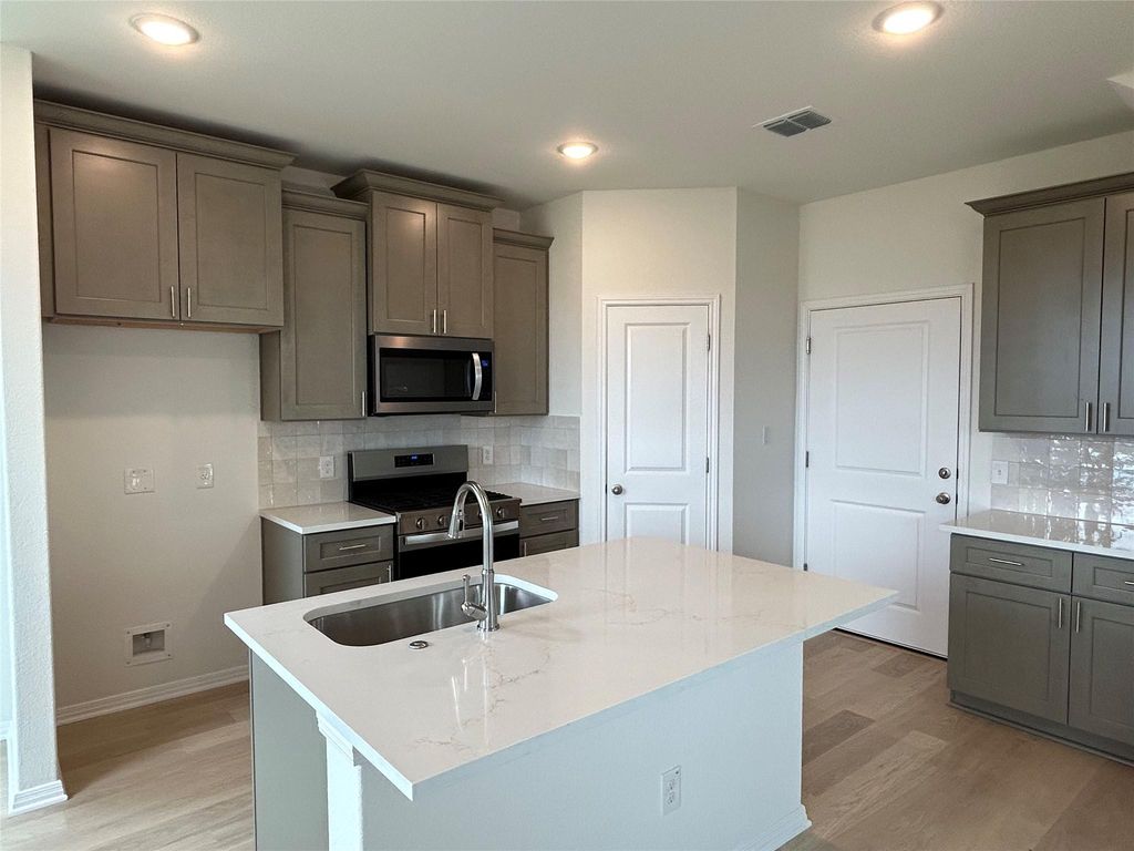 335 Young ST, Buda, TX 78610